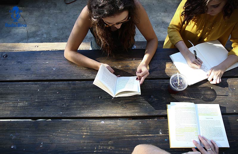 هر روز مطالعه میکنند