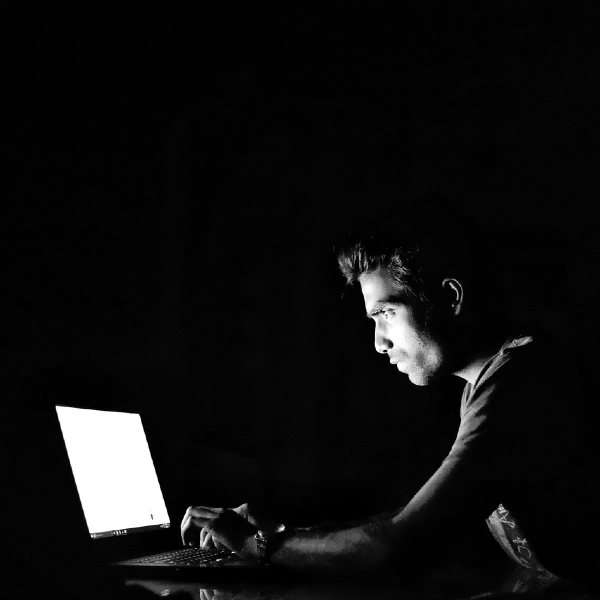 پیشنهاد برای تحقیقات بیشتر در مورد نظریه توطئه