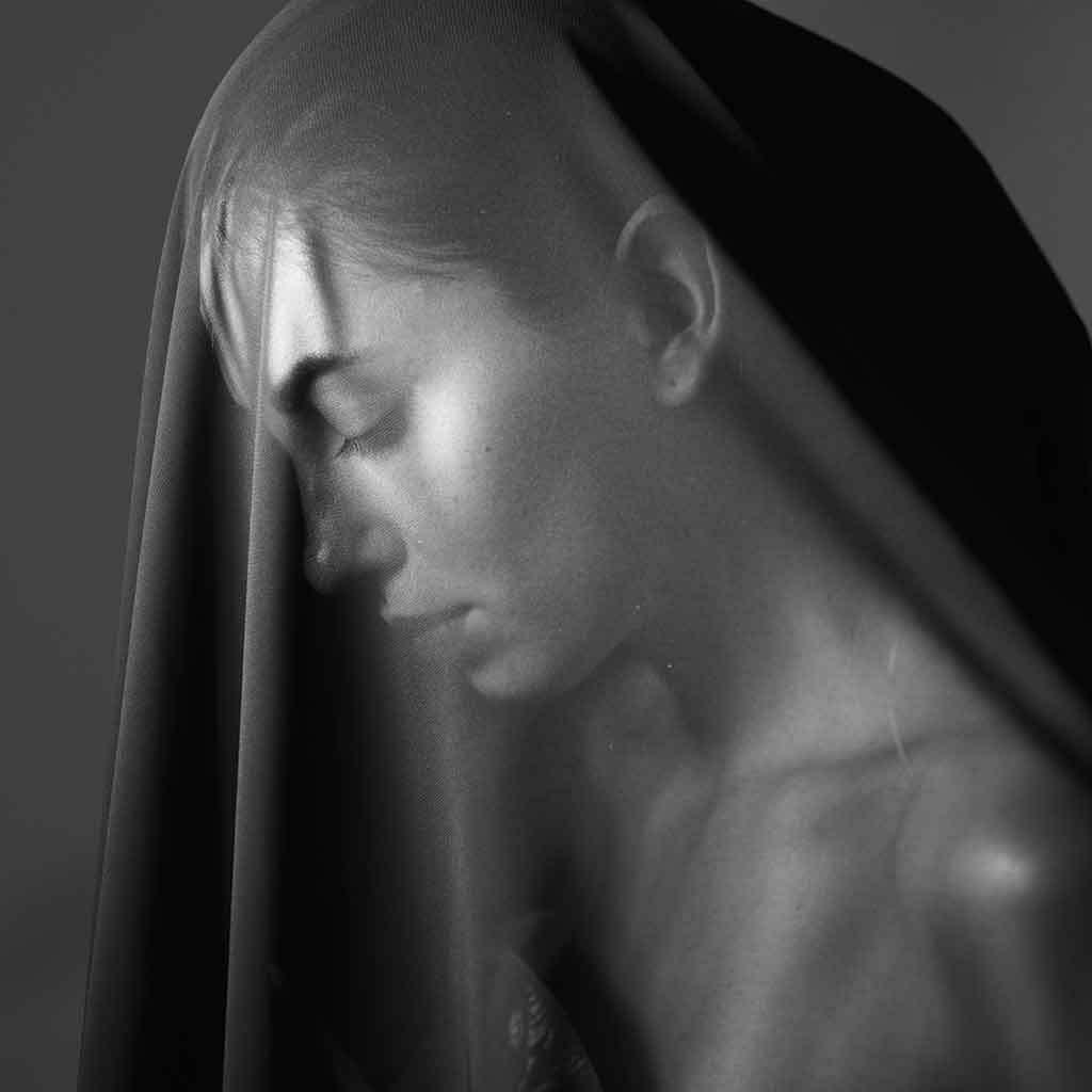 نقاب را بردار تا عشق خود را بهتر نشان دهی !