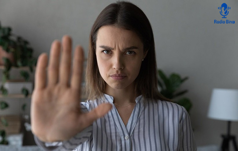 شش نشانه پدیده چراغ گاز که باید مراقبت آن باشید