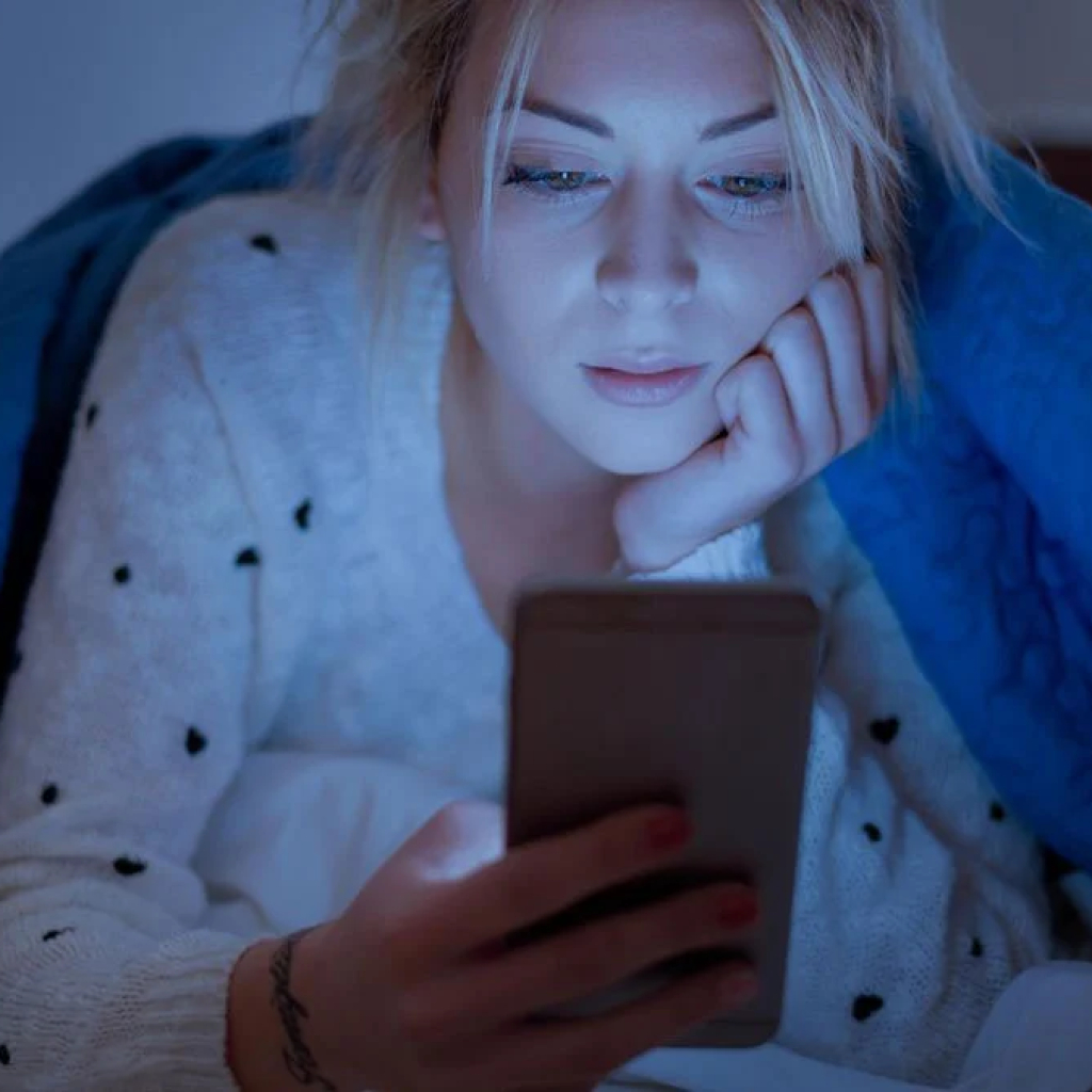 چطور می‌توانیم با آثار مضر رسانه‌های اجتماعی مقابله کنیم؟