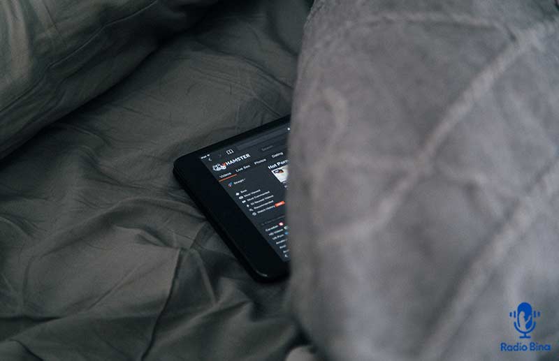 علائم خیانت همسر در فضای مجازی