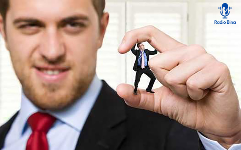 نحوه رفتار صحیح با افراد خود شیفته در محیط کار